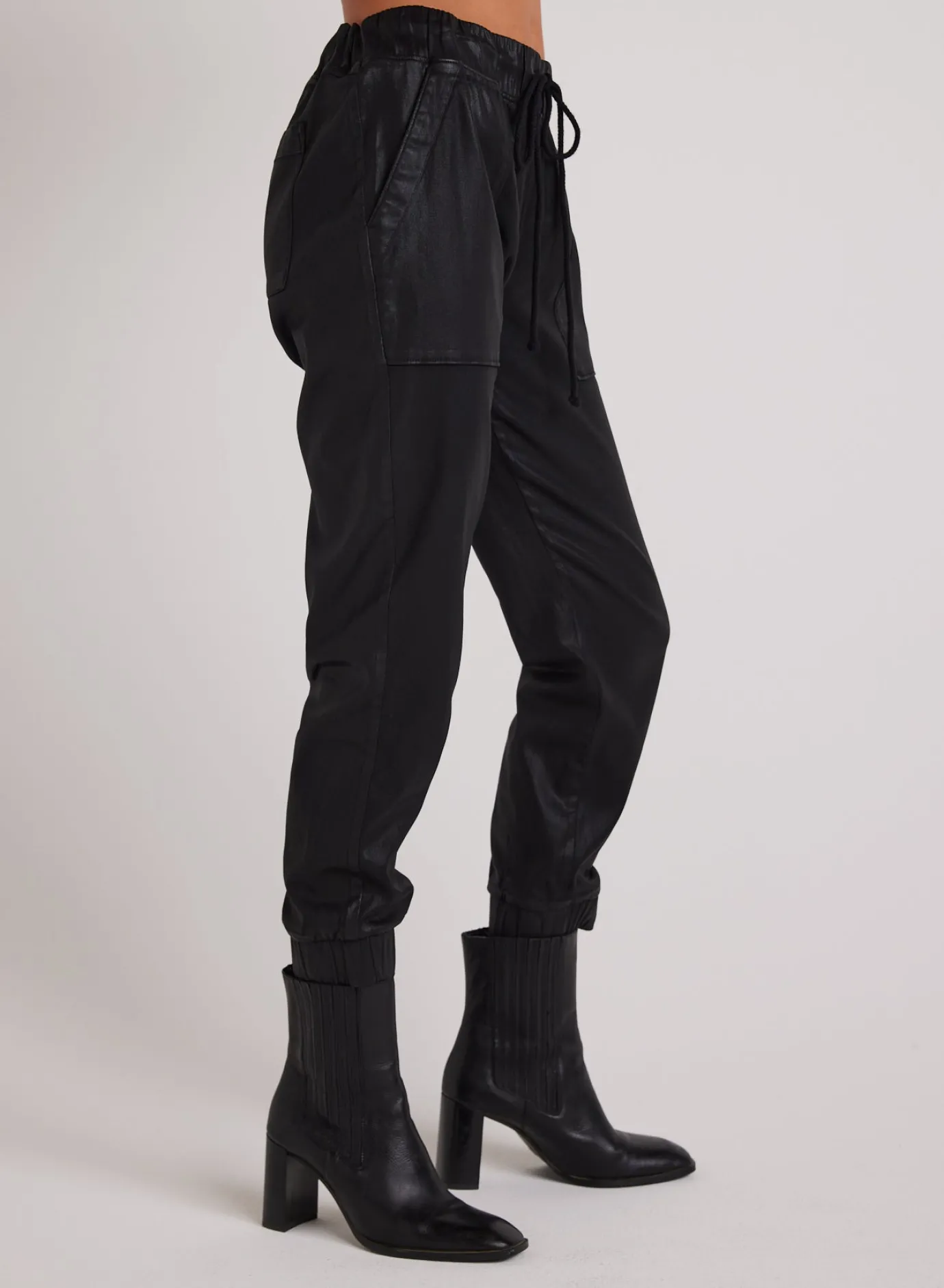 Bella Dahl Chelsea Luxe Pocket Jogger - - Pants
