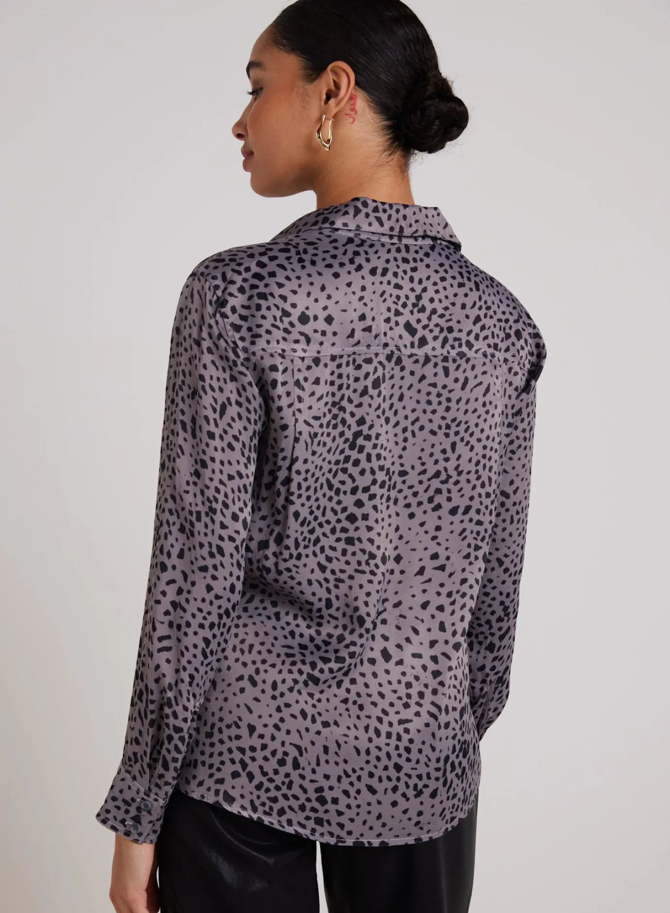 Bella Dahl Flowy Hem Button Down - Onyx Steel- Long Sleeve