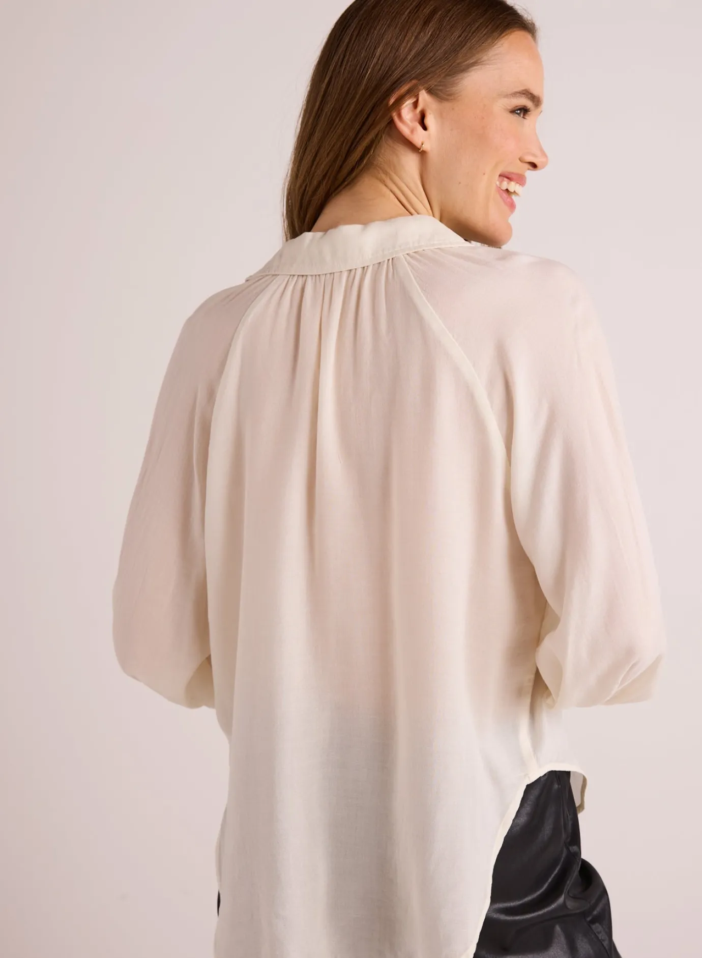 Bella Dahl Flowy Raglan Sleeve Shirt - Ivory Pearl- Long Sleeve