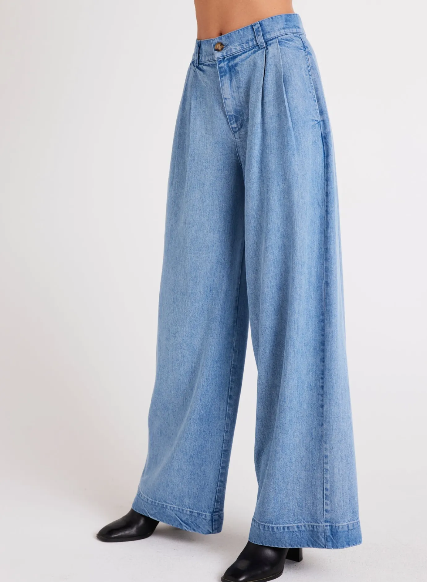 Bella Dahl Greta Pleated Wide Leg Trouser - Vintage Horizon Wash- Pants