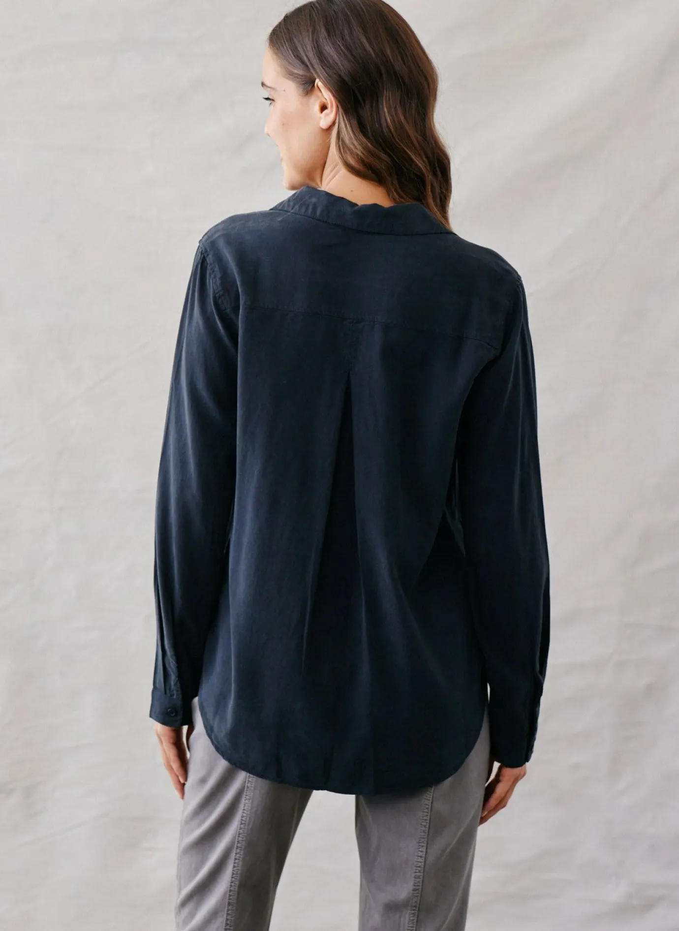 Bella Dahl Long Sleeve Classic Button Down - Vintage Black- Button Down