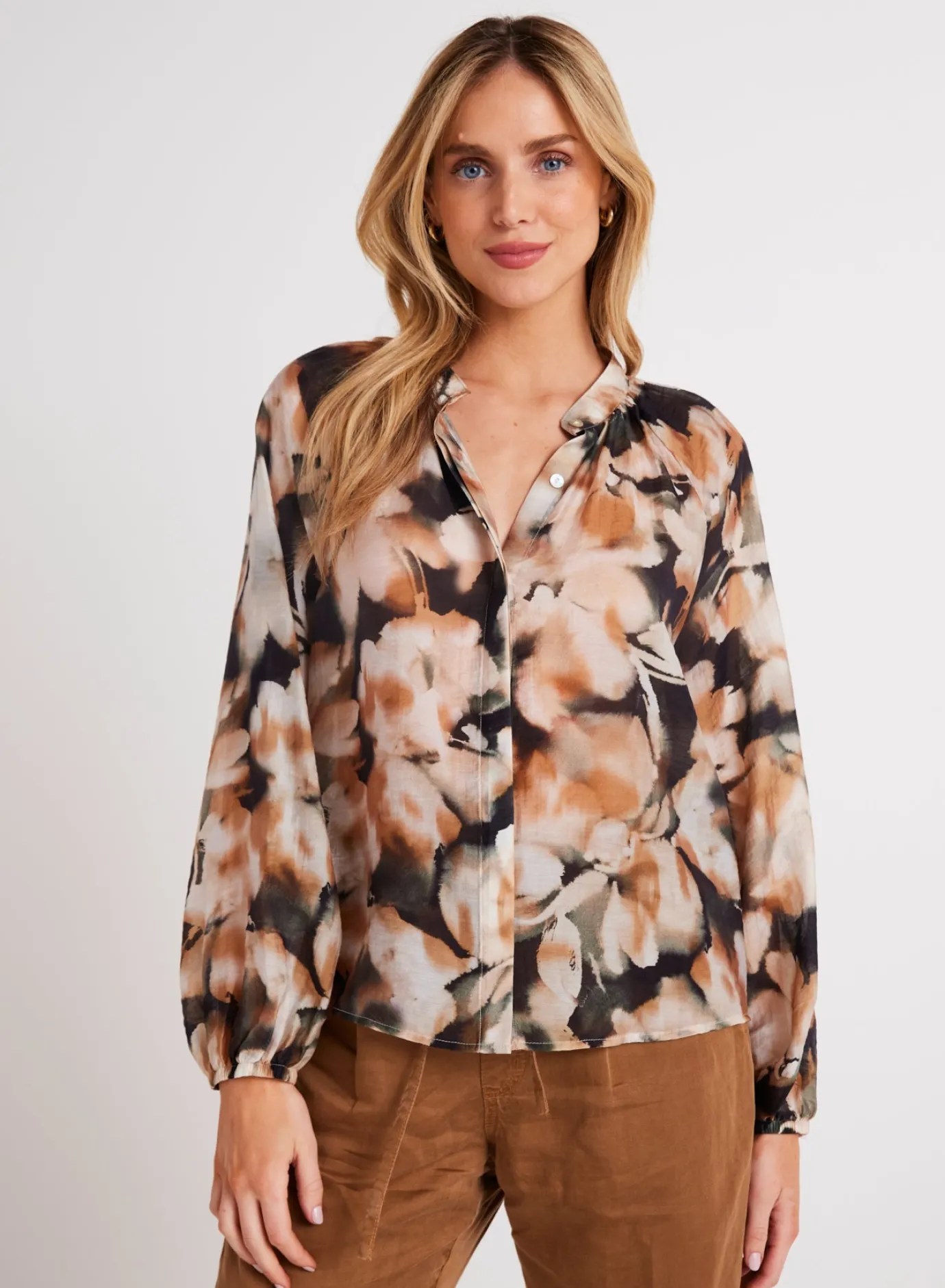 Bella Dahl Long Sleeve Shirred Raglan Shirt - Harvest Floral Print- Long Sleeve