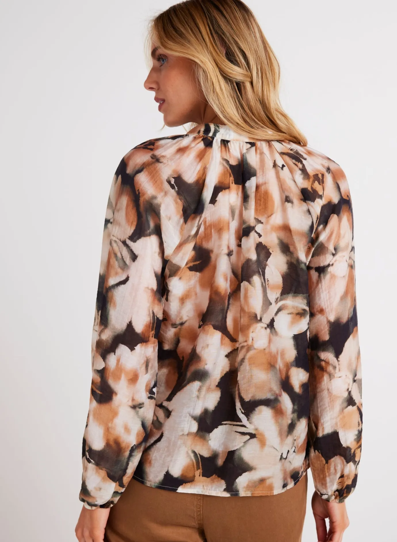 Bella Dahl Long Sleeve Shirred Raglan Shirt - Harvest Floral Print- Long Sleeve