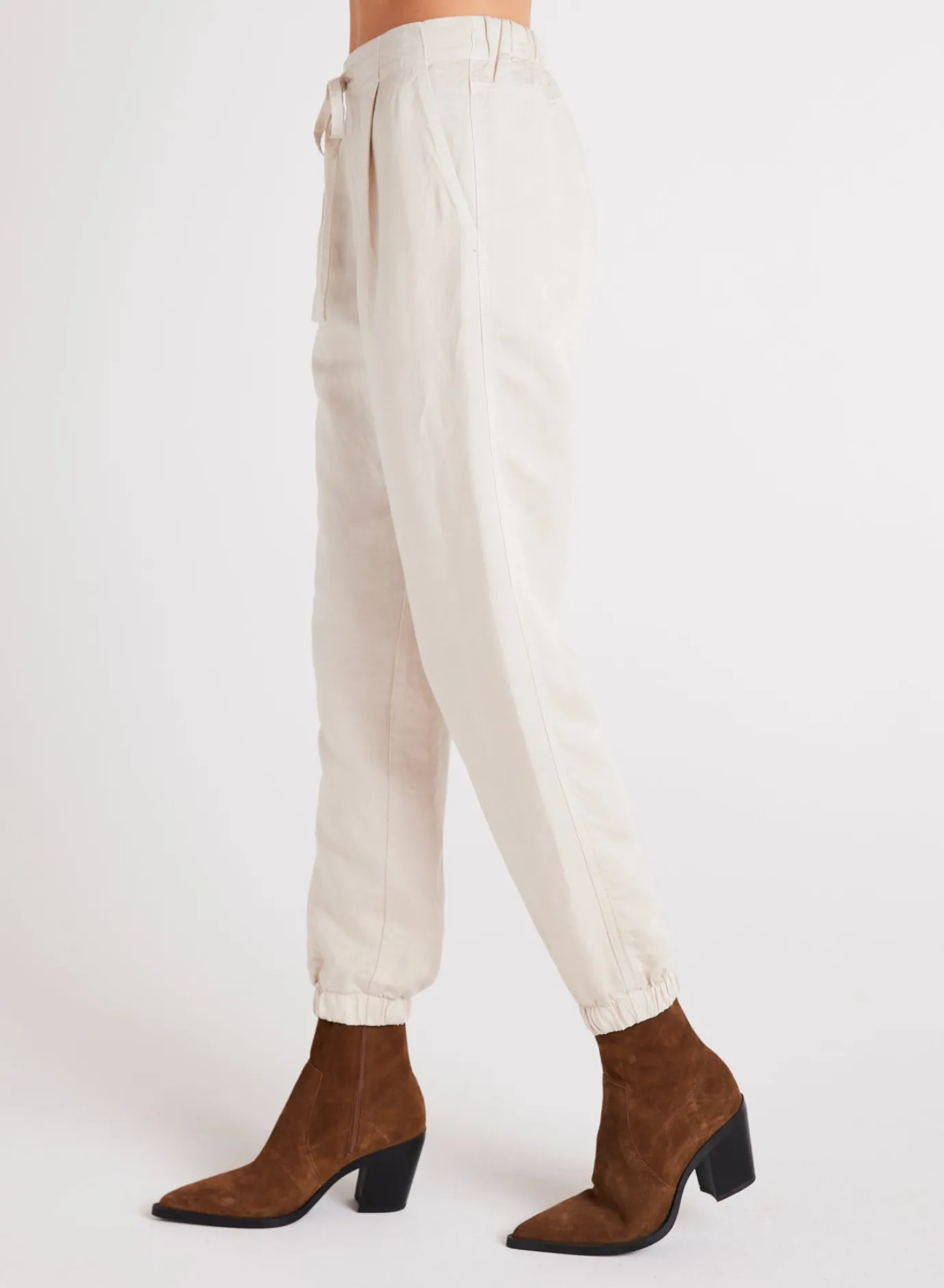 Bella Dahl Luna Pleat Front Jogger - Soft Pearl- Pants