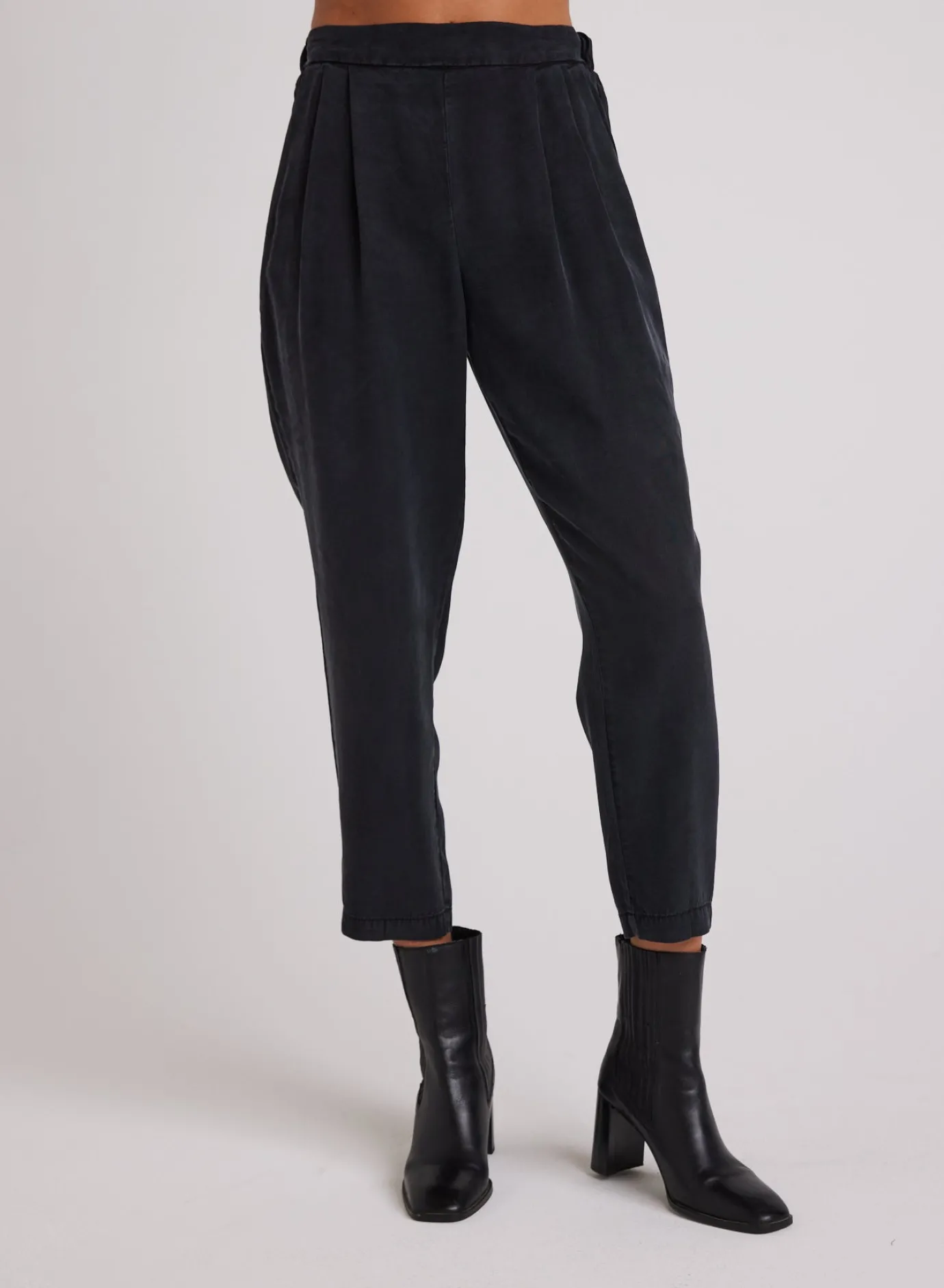 Bella Dahl Nico Clean Waist Slouchy Trouser - - Pants