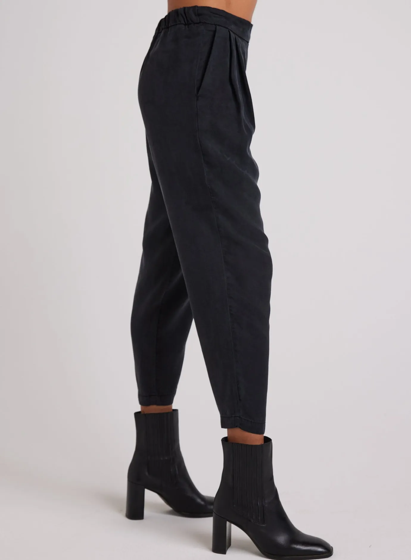 Bella Dahl Nico Clean Waist Slouchy Trouser - - Pants