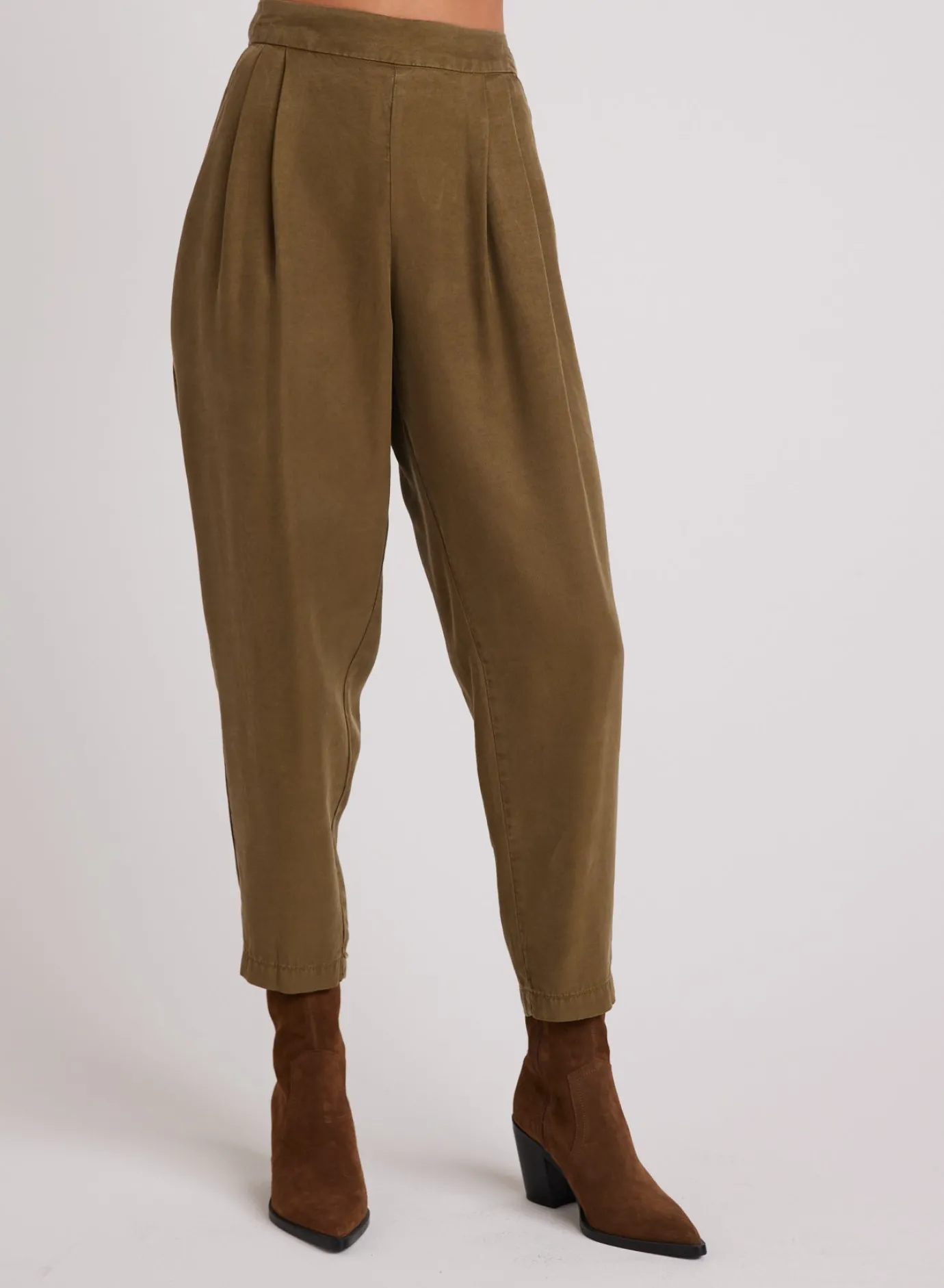 Bella Dahl Nico Clean Waist Slouchy Trouser - Basil Green- Pants