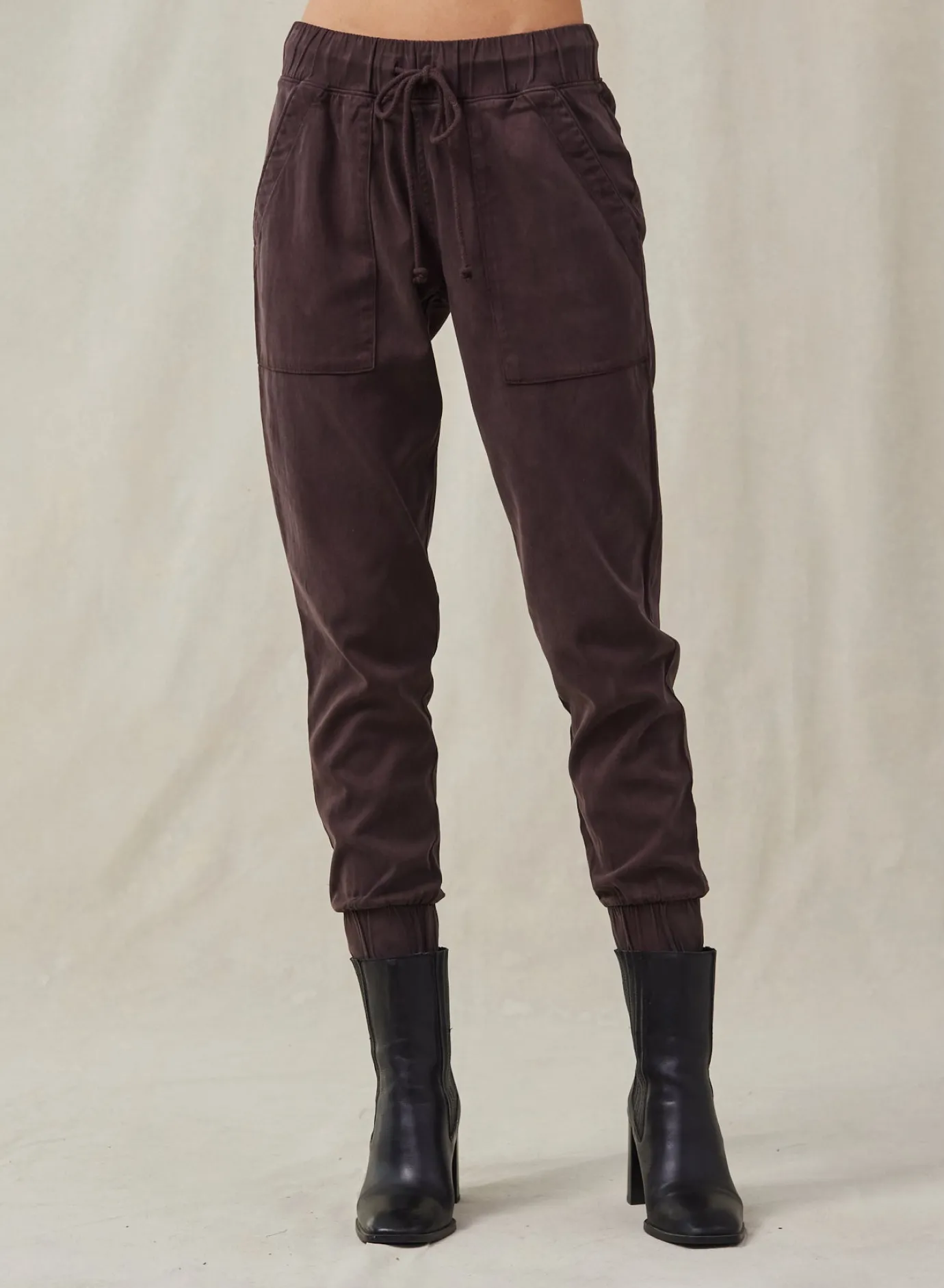 Bella Dahl Pocket Jogger - Chestnut Brown- Essentials Bottoms