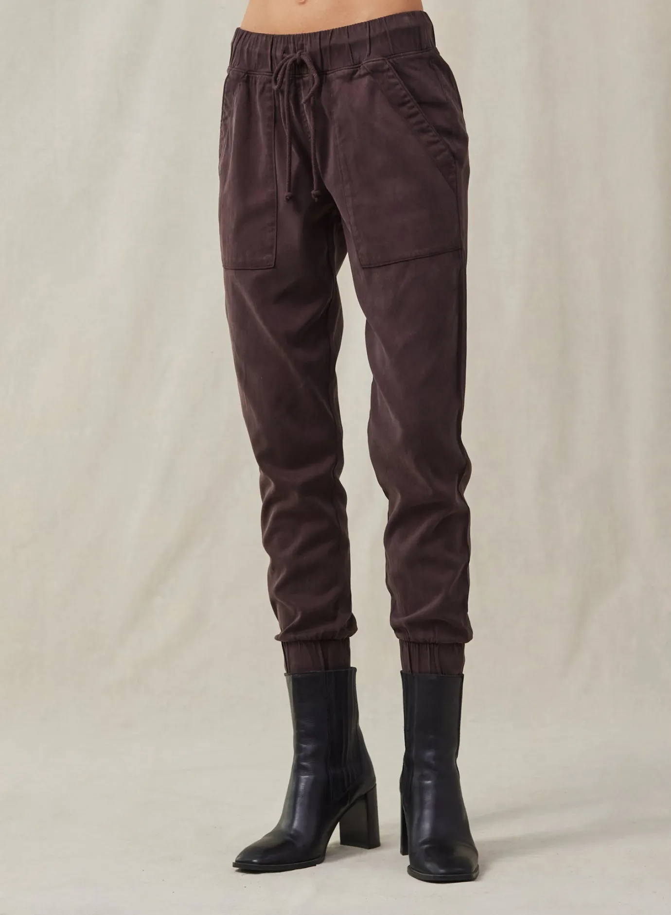 Bella Dahl Pocket Jogger - Chestnut Brown- Essentials Bottoms