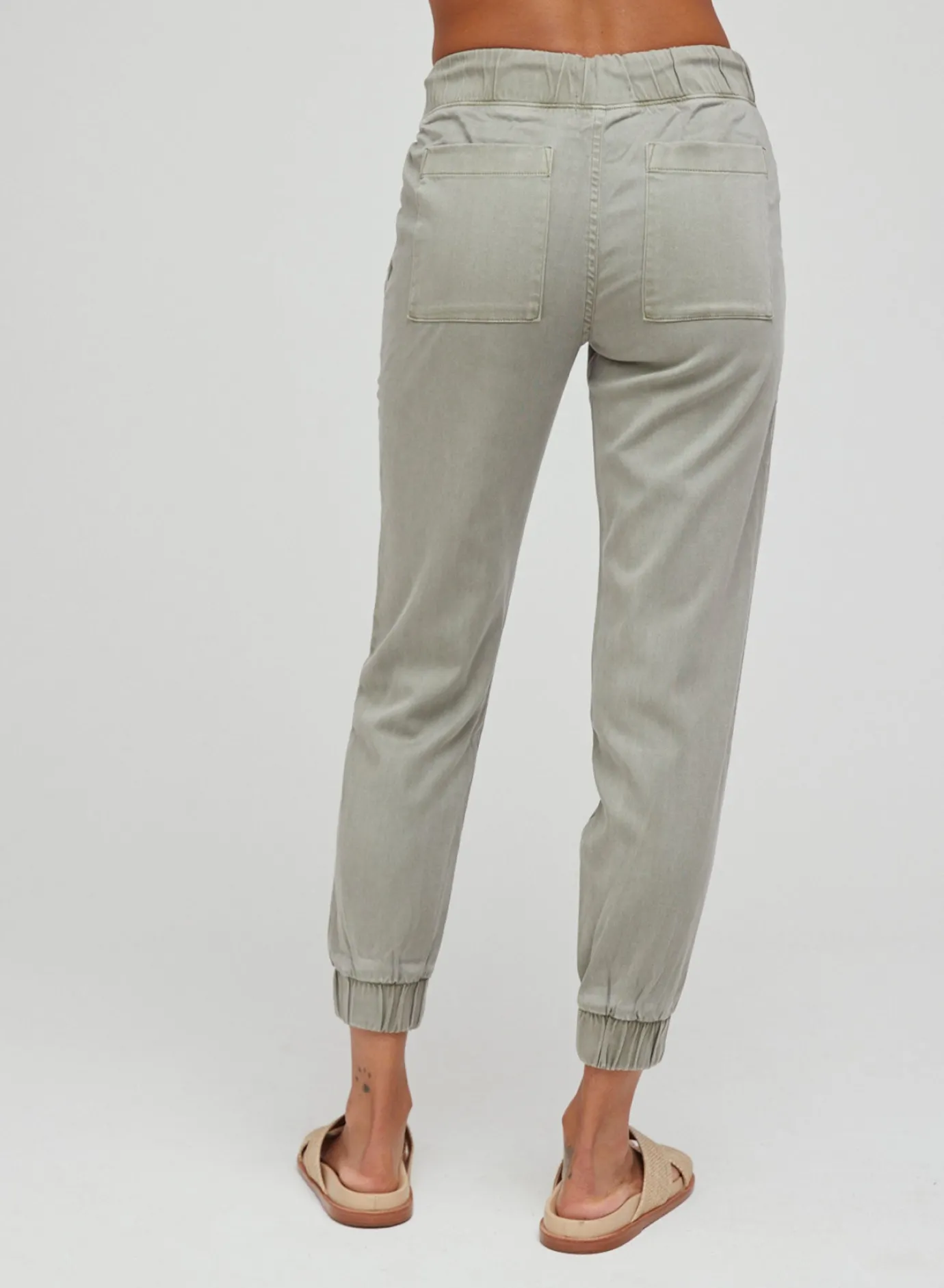 Bella Dahl Pocket Jogger - Soft Army- Joggers
