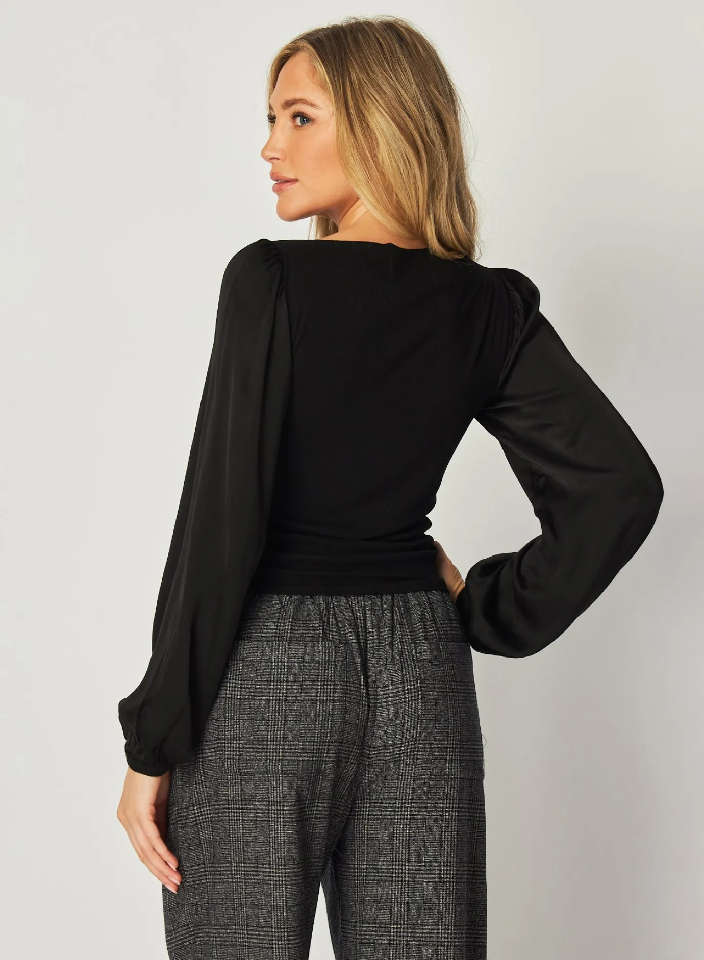 Bella Dahl Ruched Waist Flowy Sleeve Top - - Long Sleeve