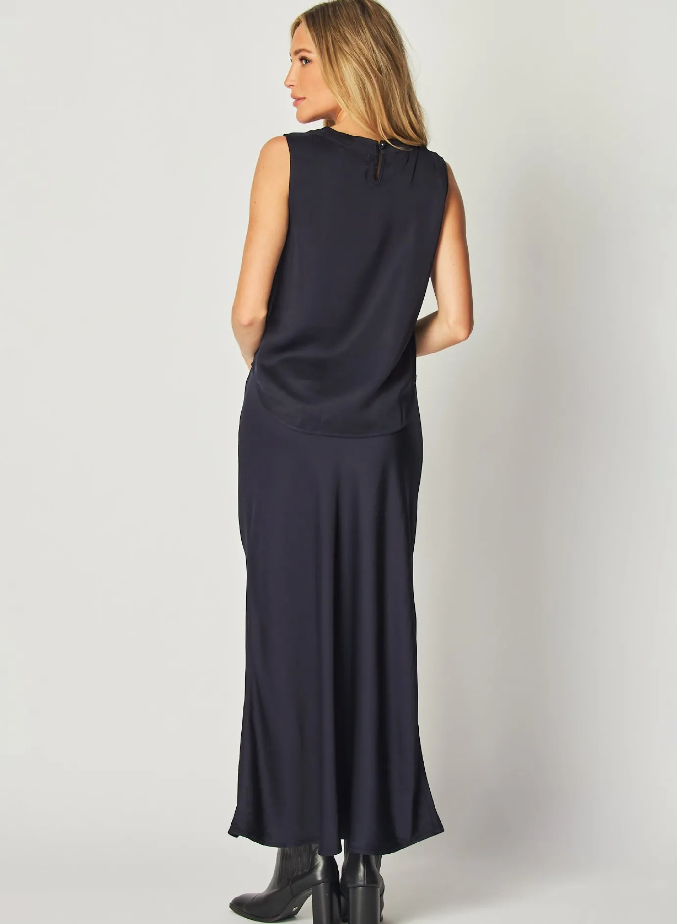 Bella Dahl Sleeveless Crew Neck Top - Navy Eclipse- Sleeveless